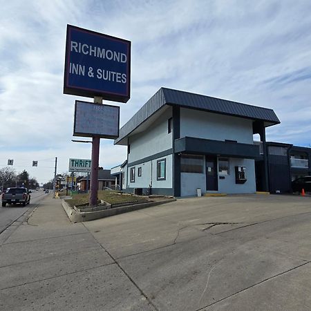 Richmond Inn And Suites Екстер'єр фото