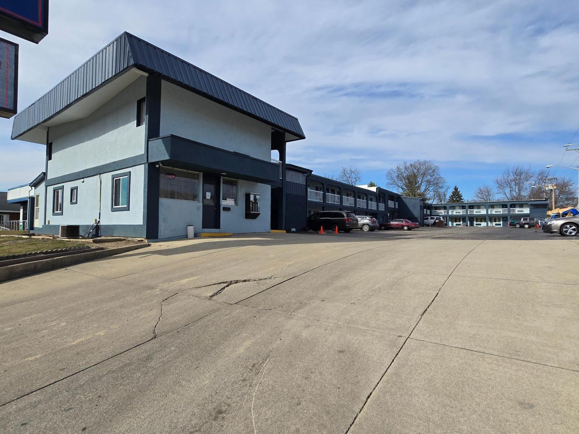 Richmond Inn And Suites Екстер'єр фото