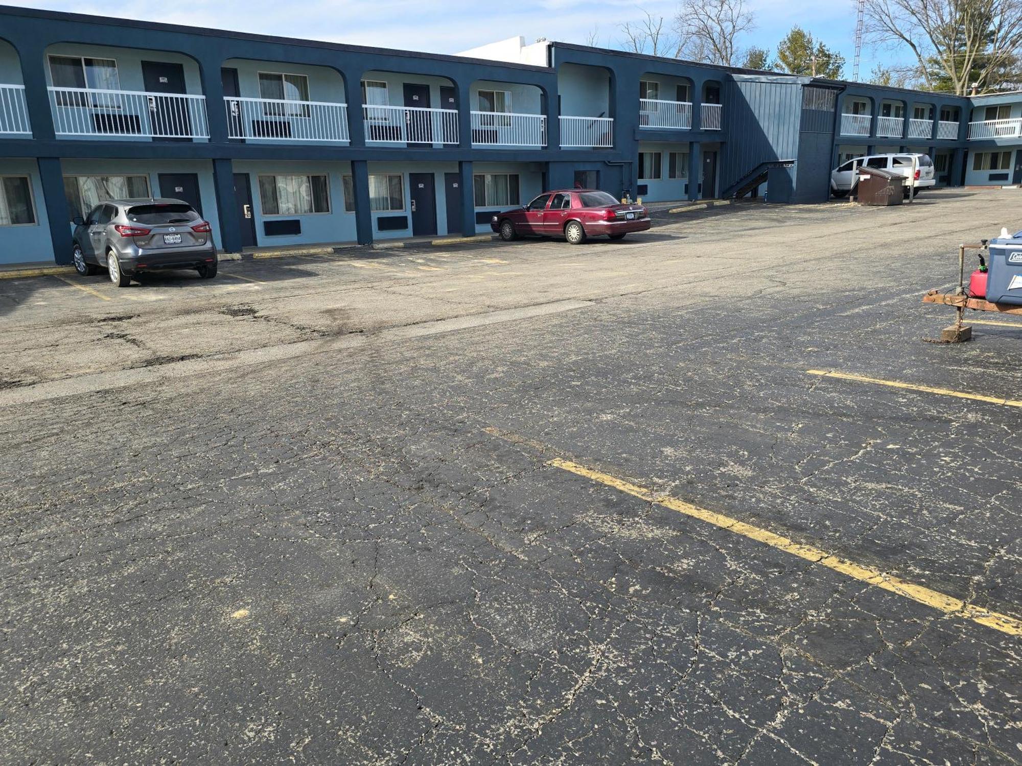 Richmond Inn And Suites Екстер'єр фото