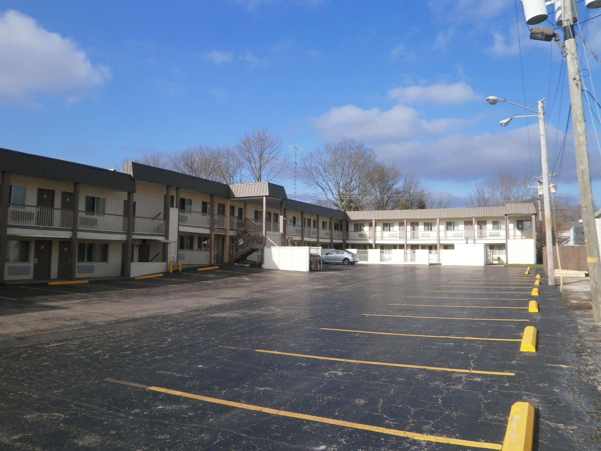 Richmond Inn And Suites Екстер'єр фото
